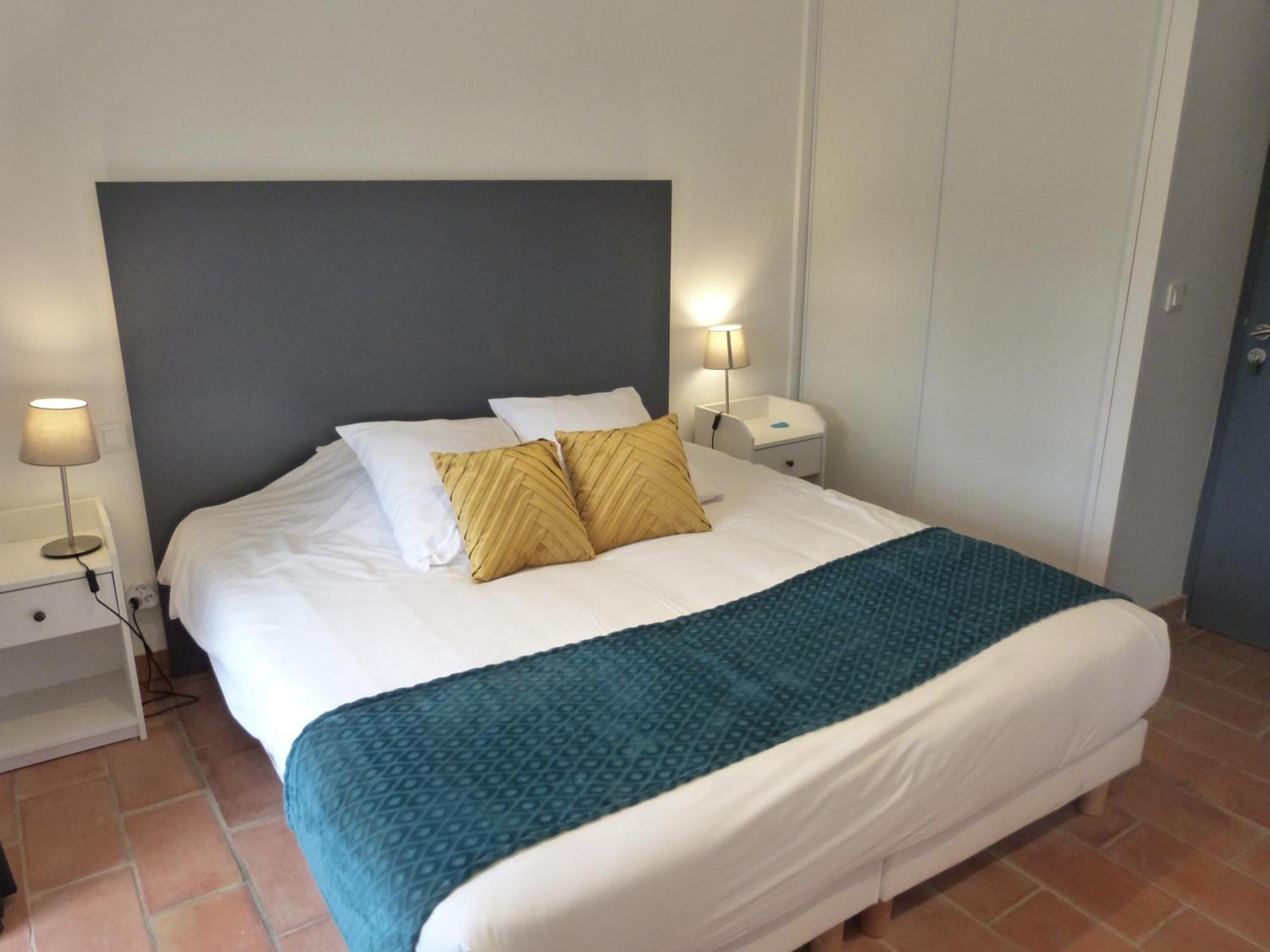 Prieure De Grignan Hotel Exterior photo